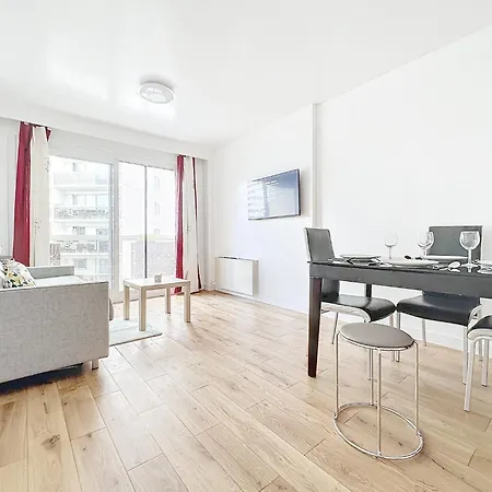 114 - Renove De Luxe Pour 4 Personnes París