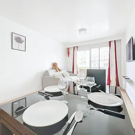 114 - Renove De Luxe Pour 4 Personnes París